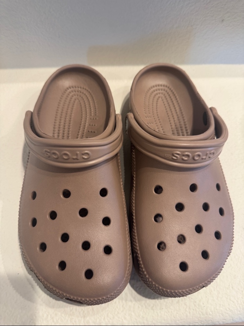 CROCS Classic Clog in Chocolate Brown